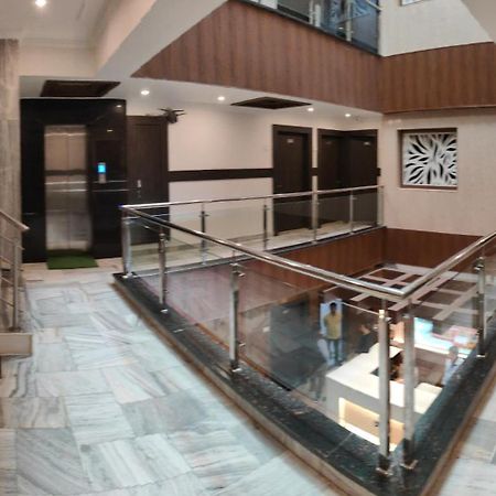 Hotel Krishna Катра Екстериор снимка