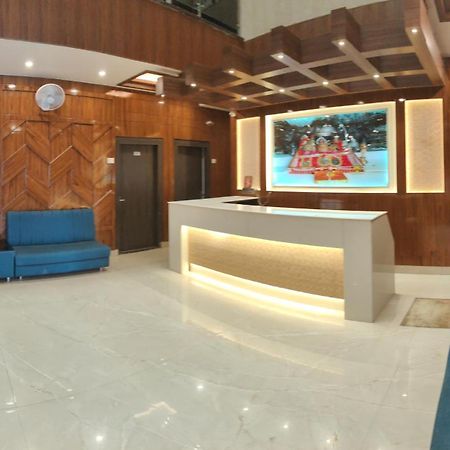 Hotel Krishna Катра Екстериор снимка